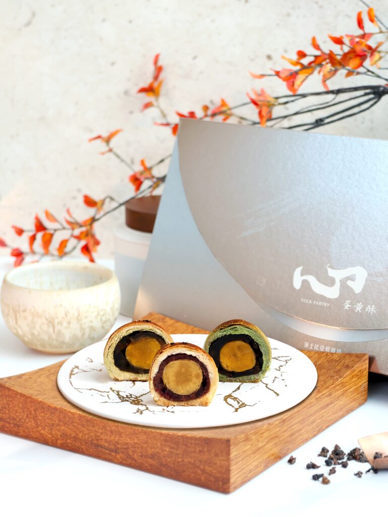 與世界麵包大師王鵬傑聯名 日月千禧推「心禧-典藏秋韻」蛋黃酥中秋禮盒 2 %E3%80%8C%E5%BF%83%E7%A6%A7 %E5%85%B8%E8%97%8F%E7%A7%8B%E9%9F%BB%E3%80%8D%E4%B8%AD%E7%A7%8B%E8%9B%8B%E9%BB%83%E9%85%A5%E7%A6%AE%E7%9B%92%E6%97%A5%E6%9C%88%E5%8D%83%E7%A6%A7%E6%8F%90%E4%BE%9B2