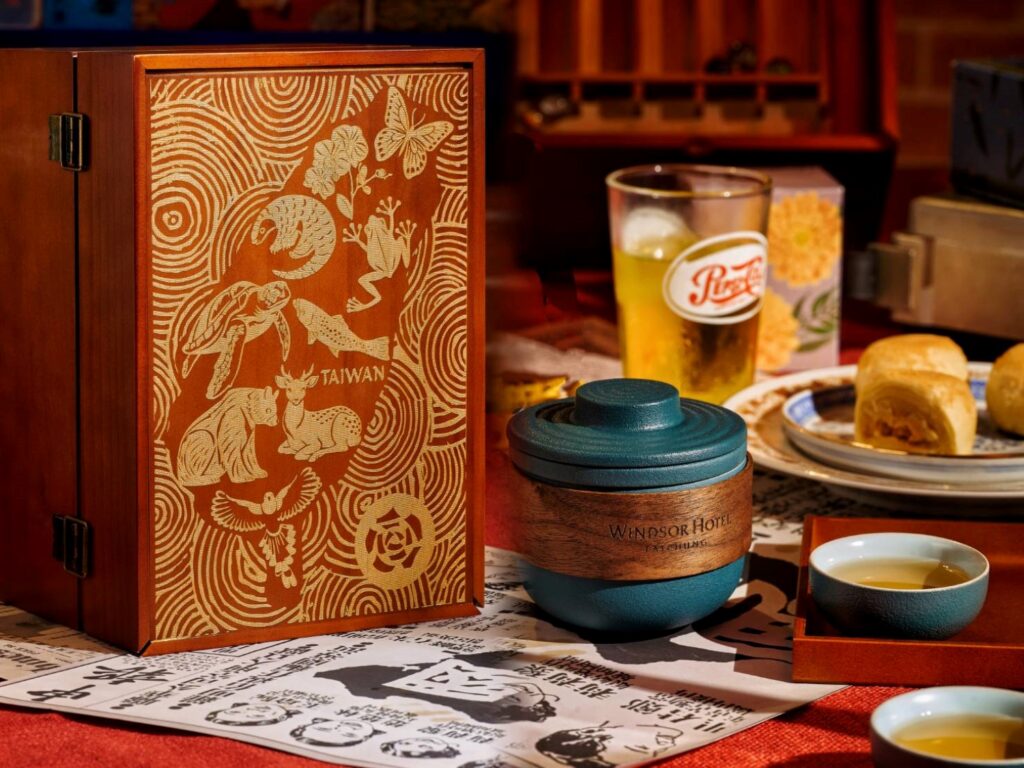 中秋獻禮復古新浪潮 裕元花園酒店收音機、彈珠檯造型禮盒吸睛 2 %E5%9C%96%E8%AA%AA%EF%BC%9A%E8%A3%95%E5%85%83%E8%8A%B1%E5%9C%92%E9%85%92%E5%BA%97%E6%8E%A8%E5%87%BA%E5%85%A8%E5%8F%B0%E9%99%90%E9%87%8F%E4%B8%AD%E7%A7%8B%E8%8C%B6%E5%85%B7%E7%A6%AE%E7%9B%92%E3%80%8C%E7%AB%A5%E7%8E%A9%E3%80%8D