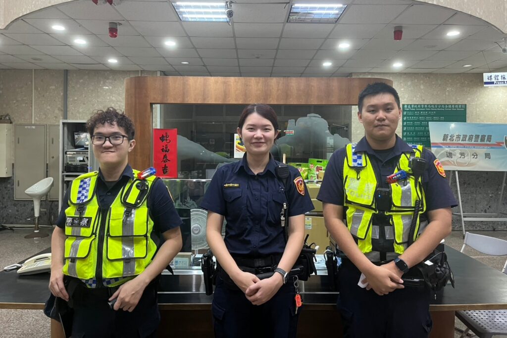 員警協助日籍旅客尋回護照 瑞芳警暖心服務 深獲好評 1 MEITU 20250816 152424748