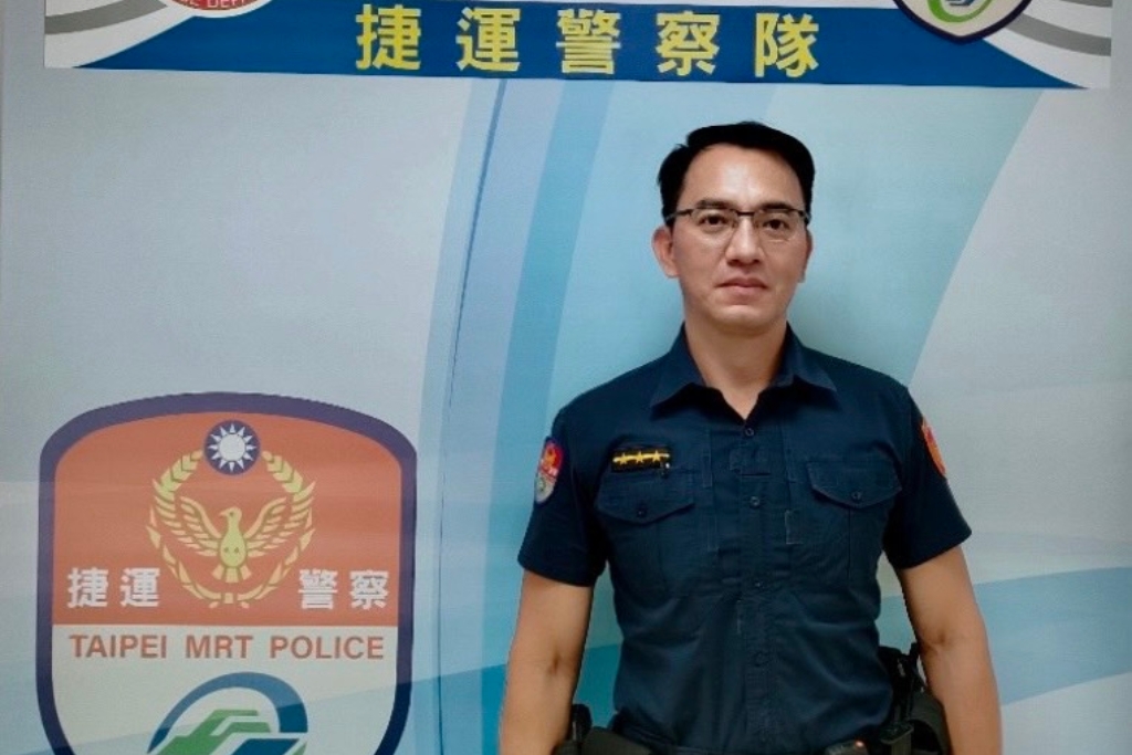 美籍男返國前夕遺失皮夾 捷警跨站尋回 失主大讚臺灣警方效率 1 %E8%A2%81%E5%BF%97%E5%AE%8F