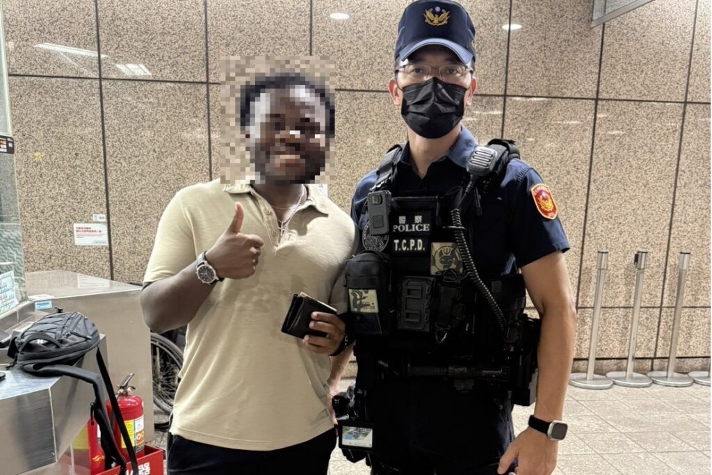 美籍男返國前夕遺失皮夾 捷警跨站尋回 失主大讚臺灣警方效率 2 MEITU 20250817 104624725