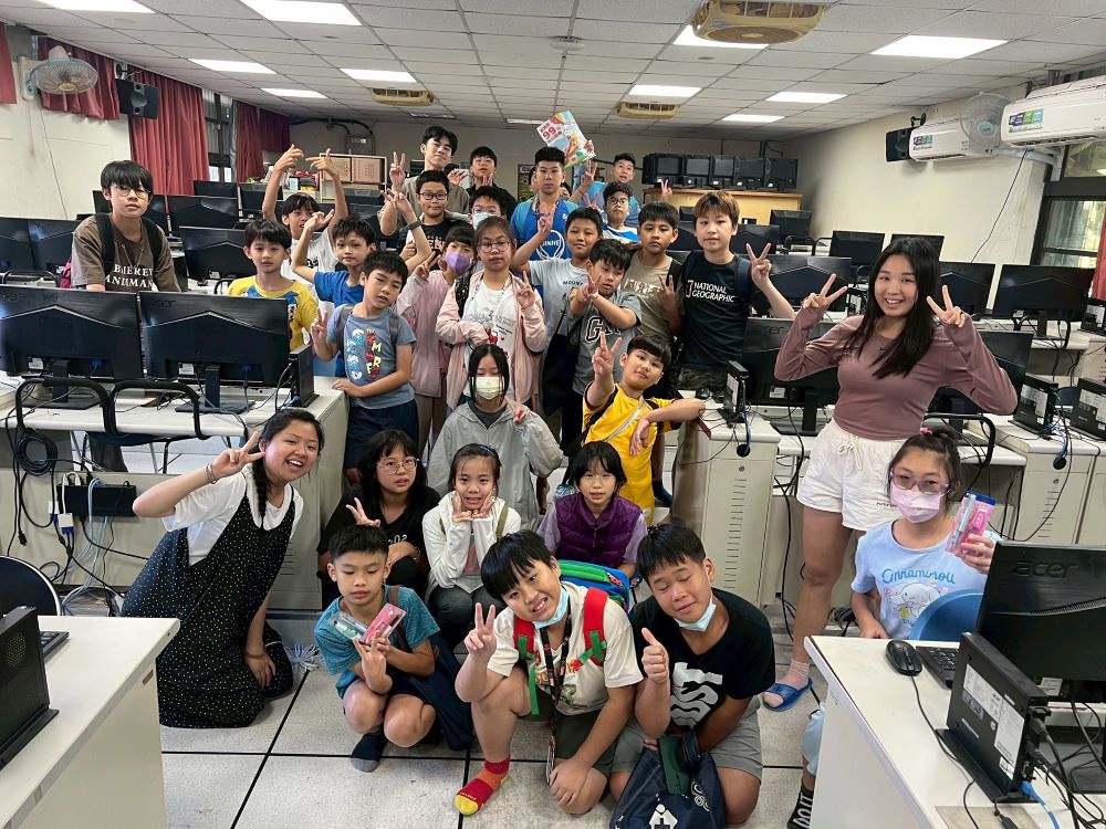 打造科技學習新動能 新北攜手國北教大、臺師大辦AI營隊 2 《圖說》師大AI科技營隊。〈教育局提供〉