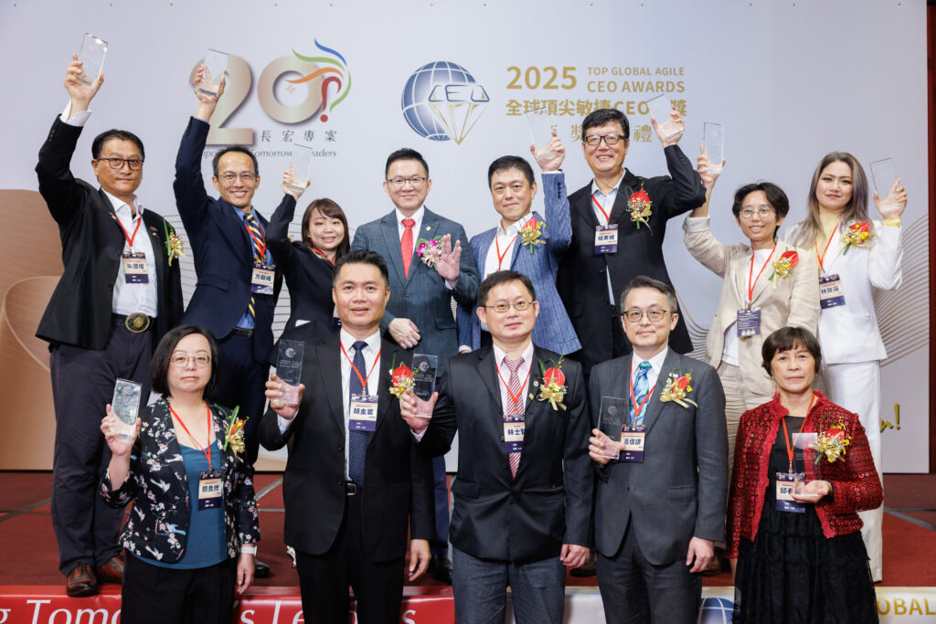 台灣領袖橫掃全球敏捷 CEO 大獎 創國際新紀錄 1 2025 %E5%85%A8%E7%90%83%E9%A0%82%E5%B0%96%E6%95%8F%E6%8D%B7 CEO %E5%A4%A7%E7%8D%8E%E5%BE%97%E7%8D%8E%E8%80%85%EF%BC%88%E4%B8%8A%E6%8E%92%E5%B7%A6%E8%B5%B7%EF%BC%89%E6%9C%B1%E5%9C%8B%E6%AC%8A%E3%80%81%E6%96%B9%E5%95%9F%E5%B3%B0%E3%80%81%E6%B4%AA%E7%BF%8A%E4%BA%9E%E3%80%81%E6%9E%97%E6%81%AD%E5%B9%B3%E3%80%81%E6%A5%8A%E6%9D%B1%E5%9F%8E