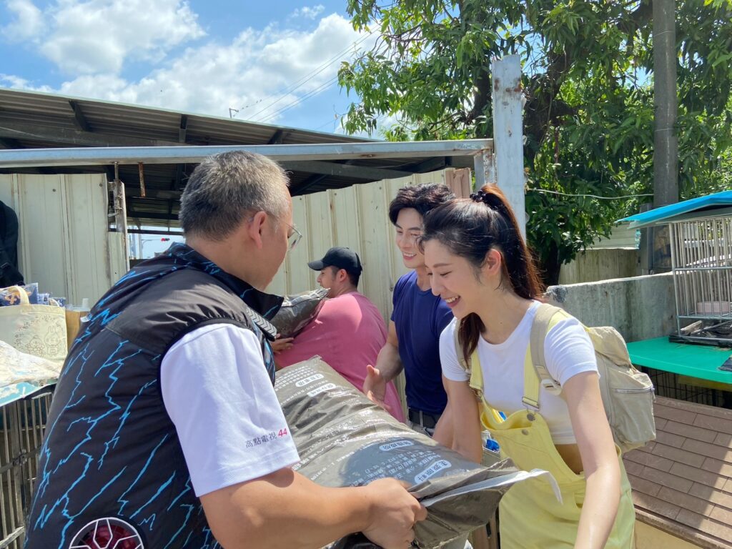 愛心灌爆台南狗園!「戲劇女神」韓雨潔、唐子元領軍藝人KOL送暖,預告回歸大銀幕:參演藤井樹新片 8 S 219332666