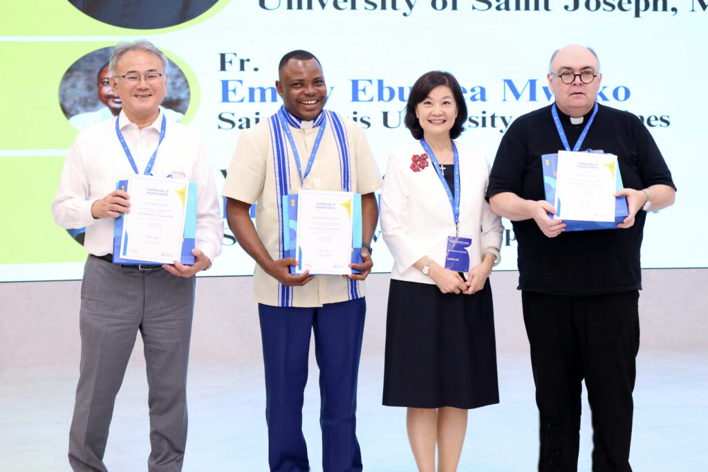 靜宜大學主辦2025 ASEACCU年會 11國60校師生共探Z世代靈性與行動力 3 1140819%E9%9D%9C%E5%AE%9C%E5%A4%A7%E5%AD%B8CKM 4308