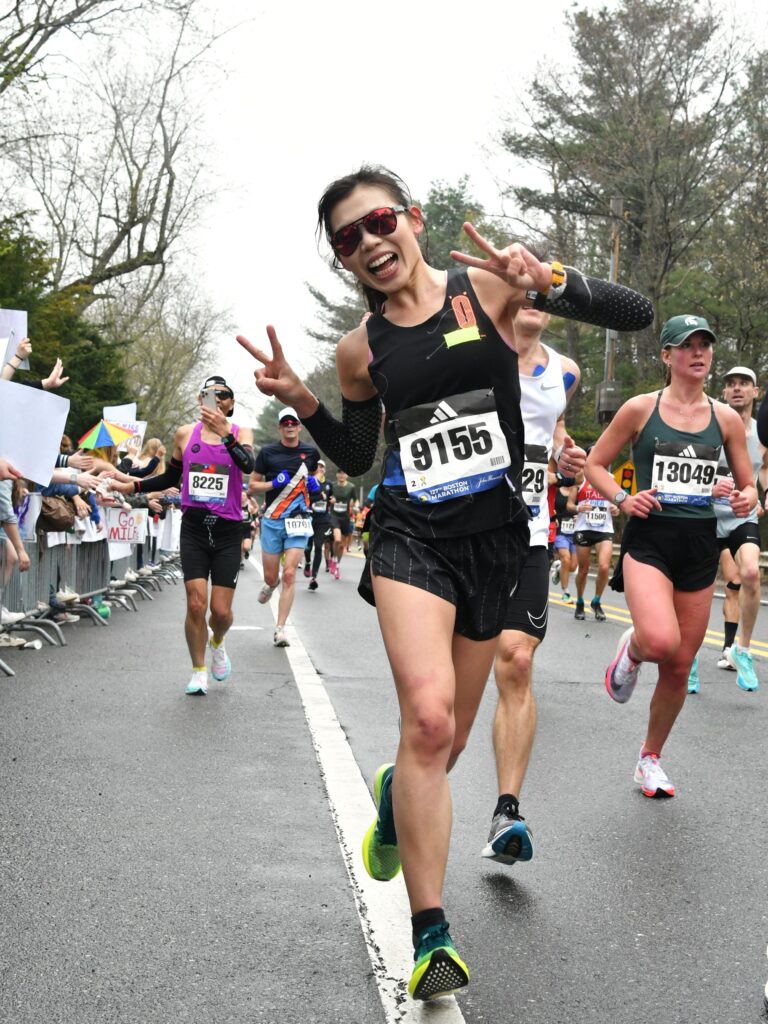 從跑步絕緣者到台灣女子馬拉松百傑 中捷蔡雅安翻轉人生分享希望與勇氣 2 %E8%94%A1%E9%9B%85%E5%AE%89%E9%96%8B%E5%BF%83%E5%A5%94%E8%B7%91%E5%9C%A8%E6%B3%A2%E5%A3%AB%E9%A0%93%E9%A6%AC%E6%8B%89%E6%9D%BE%E8%B3%BD%E9%81%93%E4%B8%8A