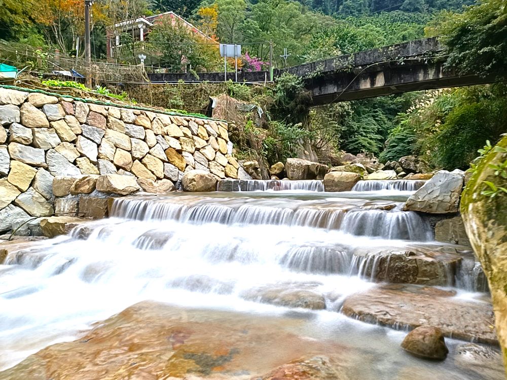 《圖說》工程「以人為本、與自然共存」修復溪岸。〈農業局提供〉