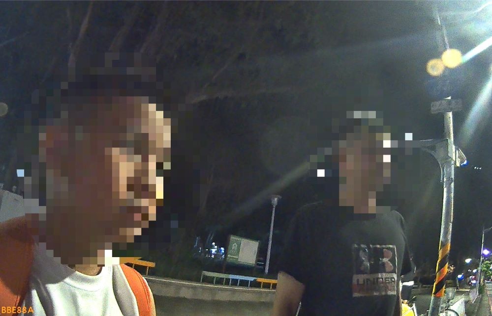 《圖說》南投縣國小三年級男童來北部參加球賽，竟因「太想爸爸媽媽」，因不知如何返家，深夜於路上徘徊。〈海山分局提供〉