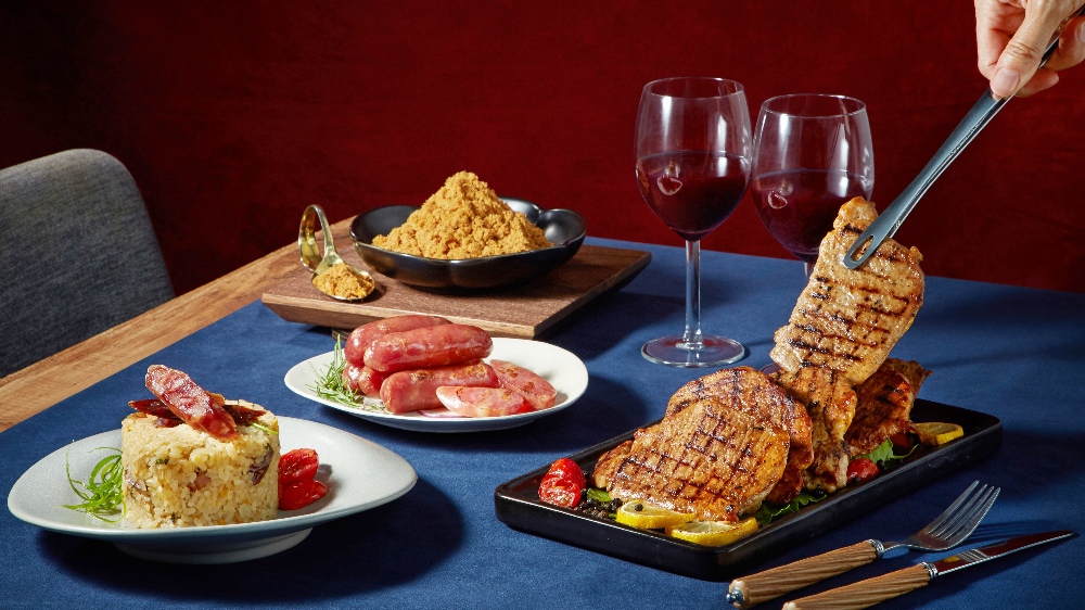 黑豬肉變身月餅 黑橋牌翻玩中秋 創意台味 × 可愛療癒 1 ▲肉品專家黑橋牌善用創意讓中秋餐桌更有趣。(圖/黑橋牌提供)