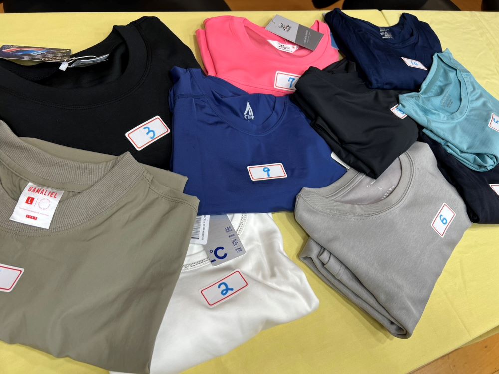 瞬間涼感? 市售10款涼感衣檢驗秒懂 3 《圖說》記者會展示樣品。〈法制局提供〉