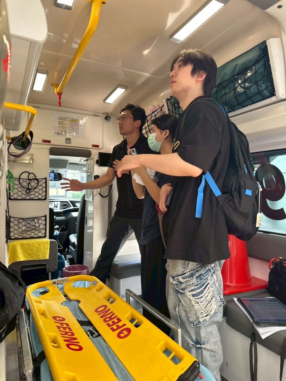 《圖說》臺師大設計系師生交流計畫以救護車的結構、內裝及設備為核心。〈第一大隊提供〉