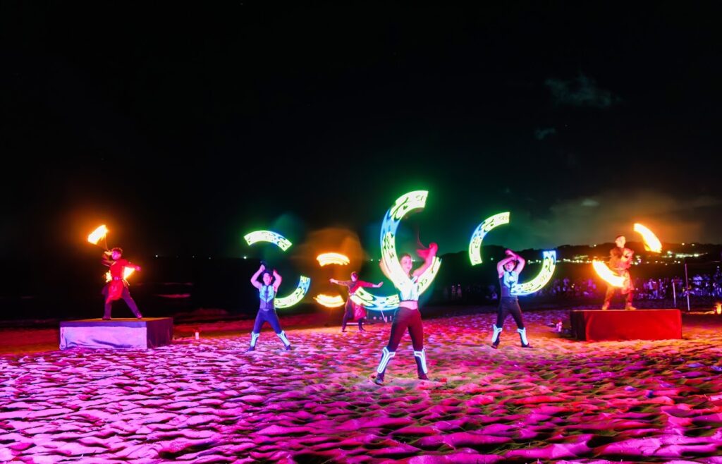 %E3%80%8A%E7%81%AB%E5%B6%BC%E5%85%89%E3%80%8B%E7%81%AB%E8%88%9E%E4%BD%9C%E5%93%81%E4%BB%A5LED%E5%85%89%E8%88%9E%E8%88%87%E7%8F%BE%E4%BB%A3%E8%88%9E%E4%BA%A4%E7%B9%94%E5%87%BA%E4%B8%80%E6%AE%B5%E8%B7%A8%E9%A0%98%E5%9F%9F%E7%9A%84%E5%85%B1%E5%89%B5%E6%BC%94%E5%87%BA