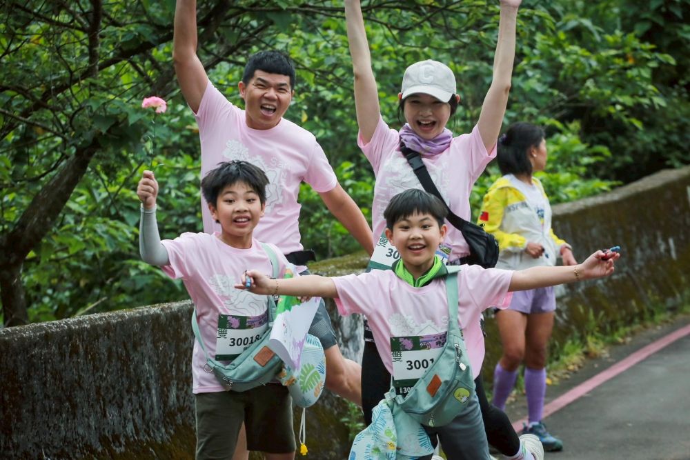 探旅新北定向越野淡水壓軸 耶誕快追年底接棒 2 《圖說》2025探旅新北定向越野新增雙人體驗組,無論是親子、情侶或家人朋友,都可以一起同樂。〈觀旅局提供〉
