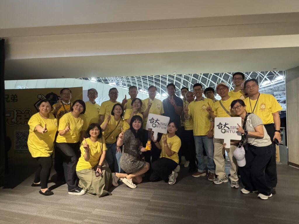 小球迷熱血應援 中信兄弟盼鼓勵臺大醫院病友積極向前 3 S 4907155