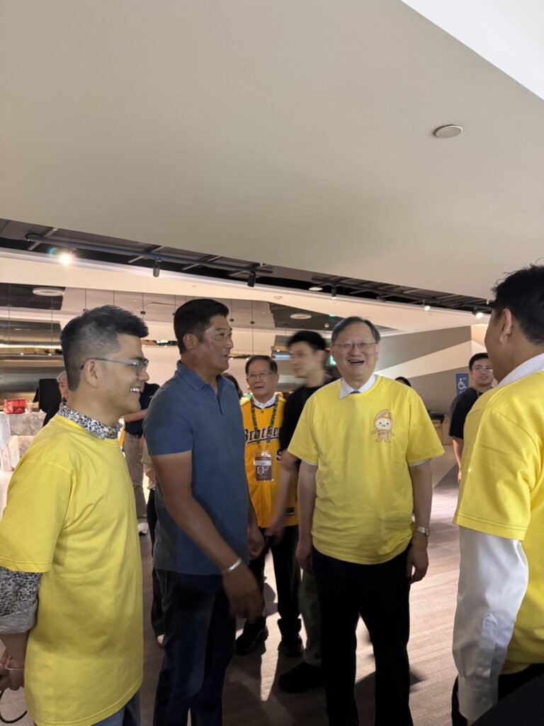 小球迷熱血應援 中信兄弟盼鼓勵臺大醫院病友積極向前 5 S 4907150