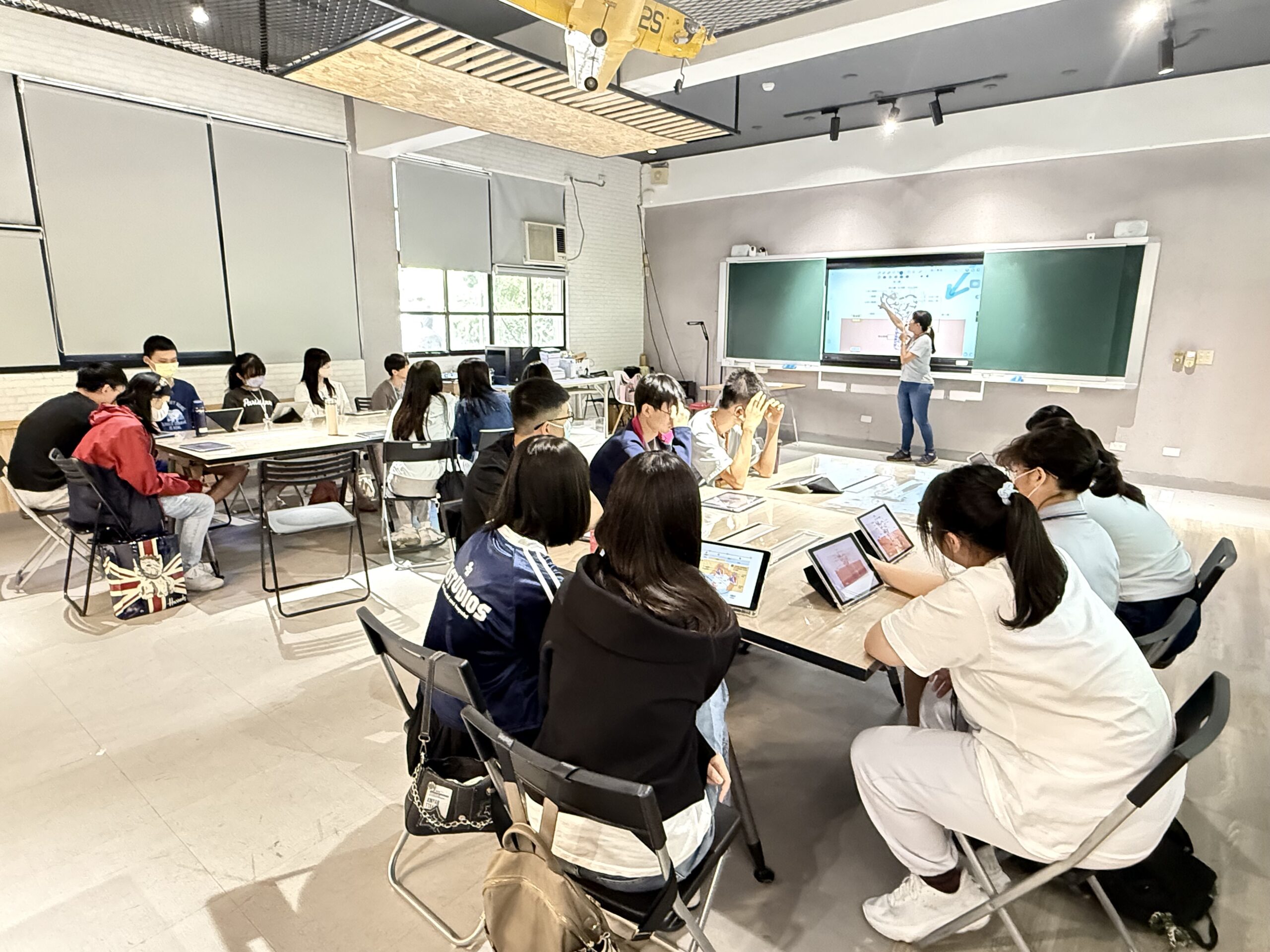 二信高中舉辦暑期AI科技融入群科學習體驗營 3 DDD03616 4E35 4763 B07B 92E485068935 scaled