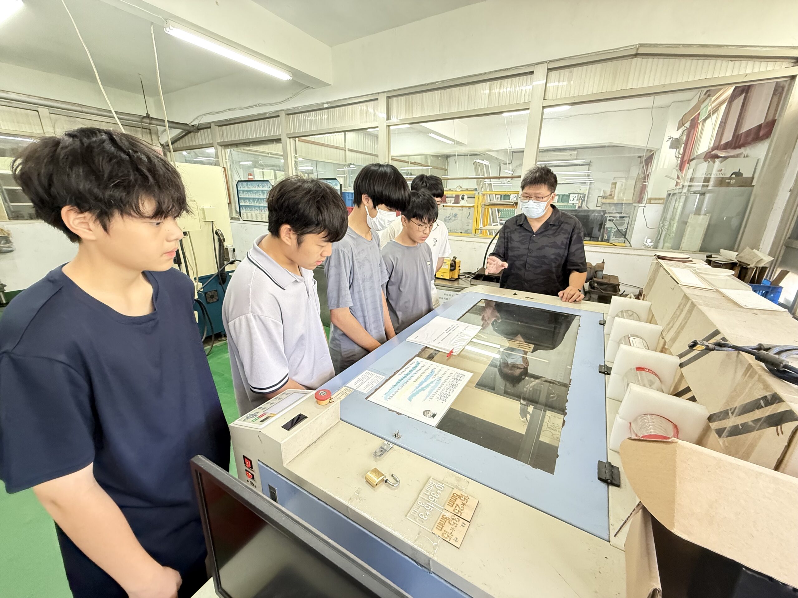 二信高中舉辦暑期AI科技融入群科學習體驗營 5 973B099F 7041 4E36 99A5 8DE1312A74F0 scaled