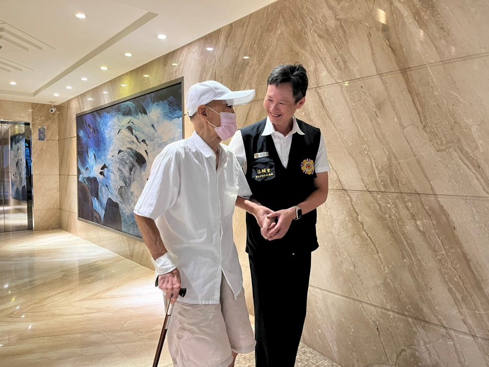 關懷高齡榮民 臺北市榮服處宣導醫療照護政策 1 《圖說》高齡93歲的馬蘭亭伯伯,子女皆長居國外,獨自肩負照顧配偶的責任。〈臺北市榮服處提供〉