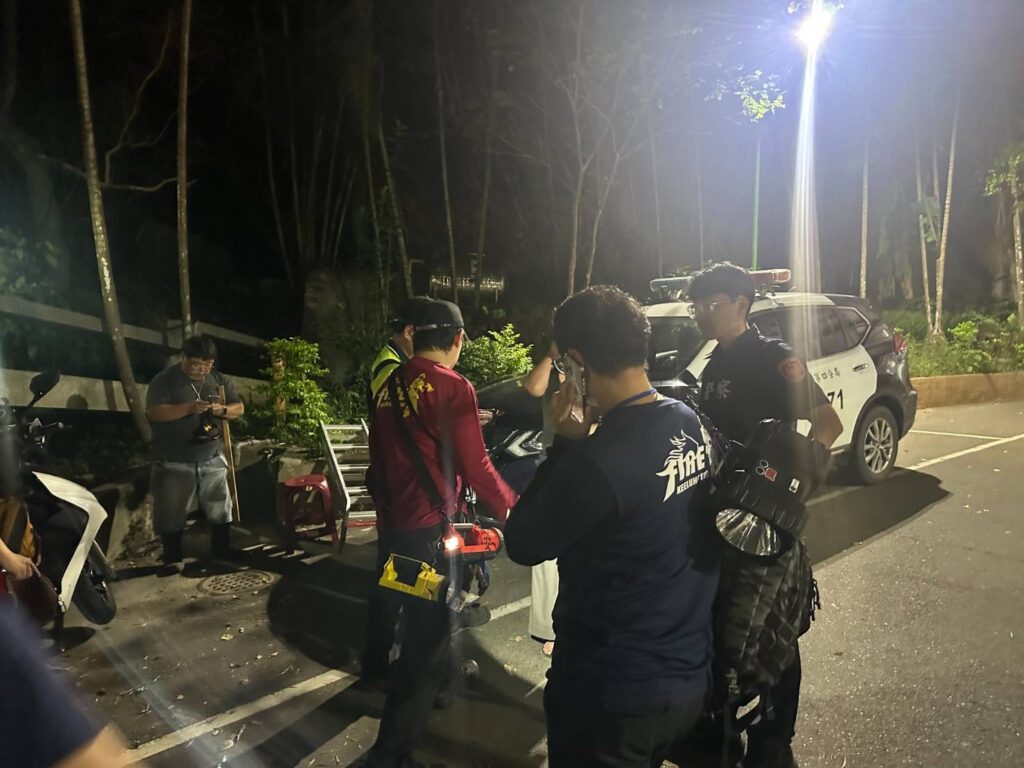 心繫浪犬伸援手 女子誤闖山區迷途獲救援 2 1756179989888