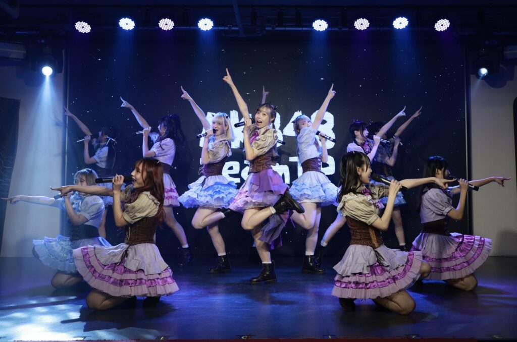 元祖學姊冼廸琦「回娘家」送蛋糕 亞恩淚憶 畢業哭得花容失色 1 %E4%B8%8B%E5%8D%885.03 2025 8 28%E7%9A%84%E5%BD%B1%E5%83%8F