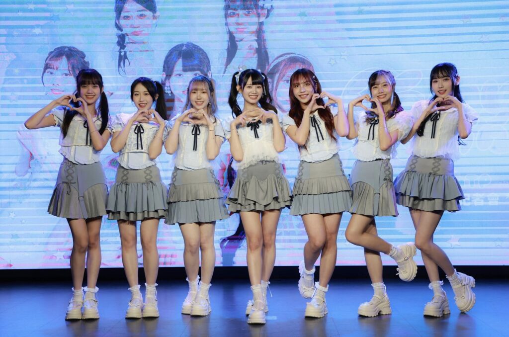 元祖學姊冼廸琦「回娘家」送蛋糕 亞恩淚憶 畢業哭得花容失色 4 %E4%B8%8B%E5%8D%885.03 2025 8 28%E7%9A%84%E5%BD%B1%E5%83%8F 1