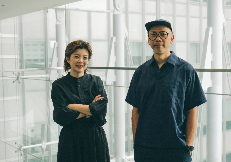 %E5%AE%A2%E5%AE%B6%E5%B1%80%E9%95%B7%E5%8A%89%E5%86%A0%E5%90%9F%E8%88%87%E6%B4%8B%E8%94%A5%E8%A8%AD%E8%A8%88%E5%89%B5%E8%BE%A6%E4%BA%BA%E9%BB%83%E5%AE%B6%E8%B3%A2%EF%BC%8C%E5%85%B1%E5%90%8C%E7%82%BA%E5%AE%A2%E5%AE%B6%E5%82%B3%E7%B5%B1%E7%A5%AD%E5%85%B8%E8%A9%AE%E9%87%8B%E5%87%BA%E5%B6%84%E6%96%B0%E6%A8%A1%E6%A8%A3