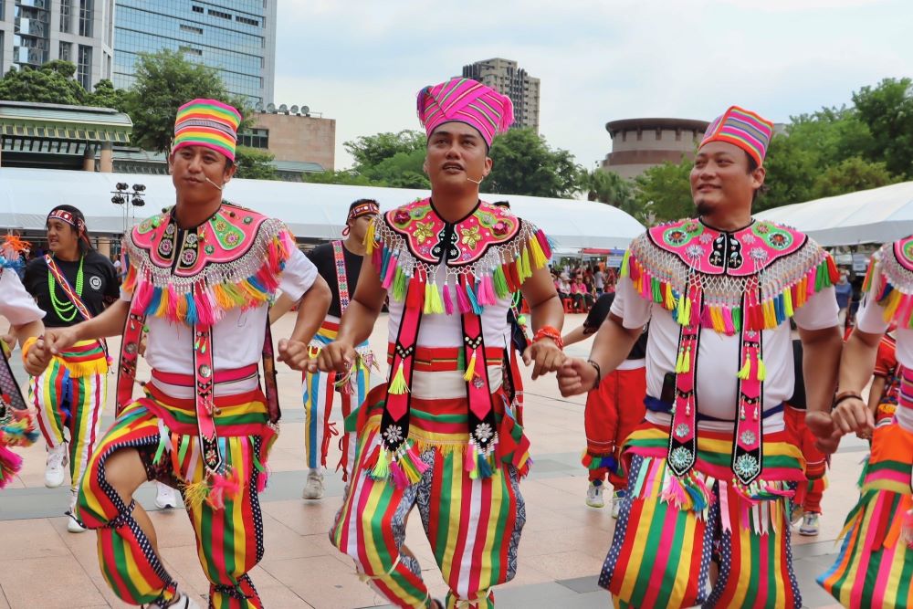 《圖說》114年新北市原住民族聯合文化活動領唱團體－僅那鹿角部落。〈原民局提供〉
