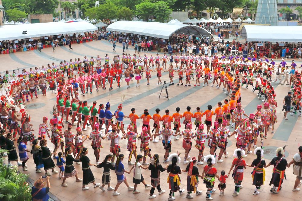 《圖說》活動千人圍舞。〈原民局提供〉