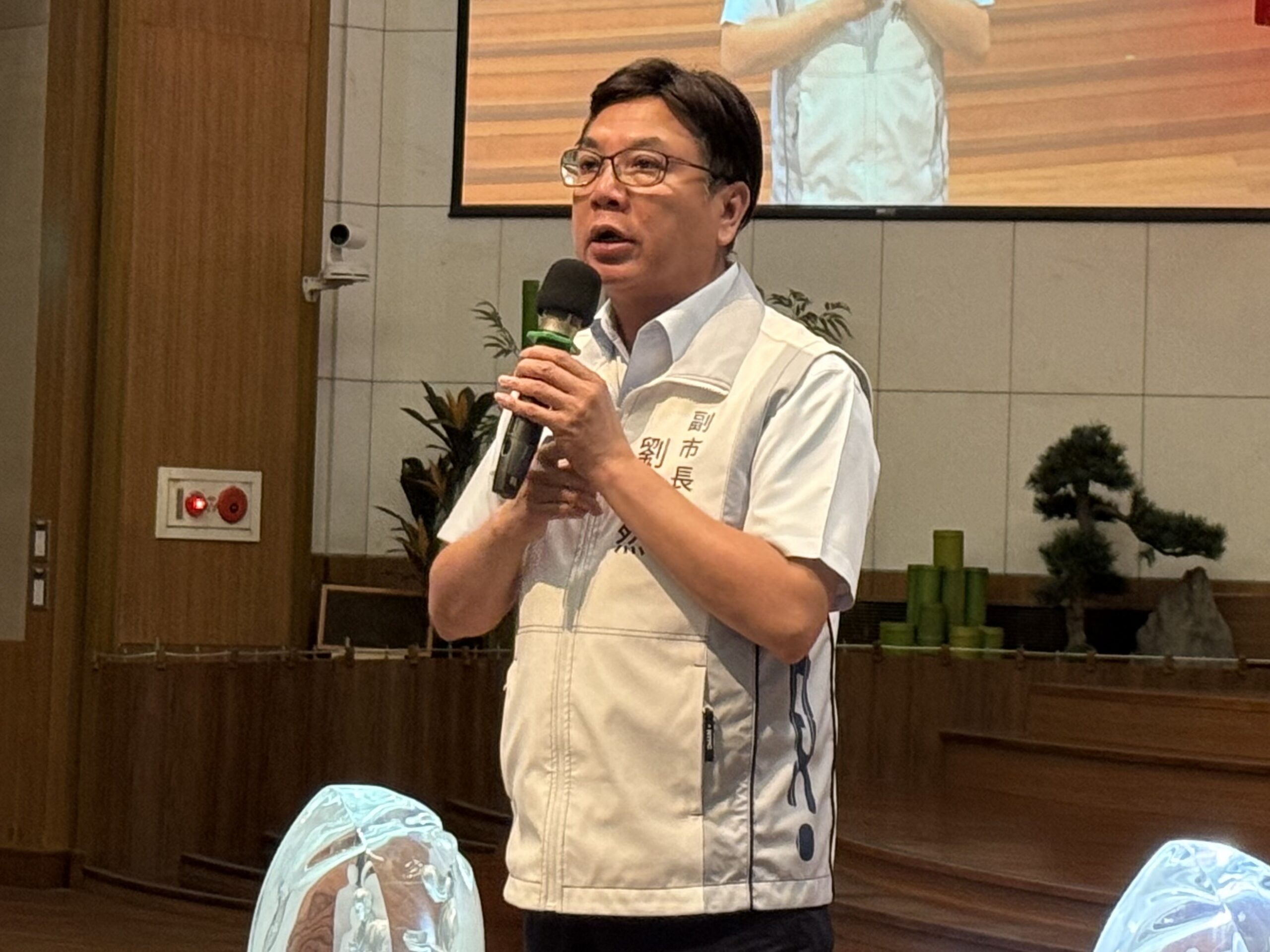 《圖說》劉和然表示，慈濟基金會長年秉持「慈悲為懷、濟世救人」的精神，在弱勢關懷及社會救助上，不遺餘力。〈民政局提供〉