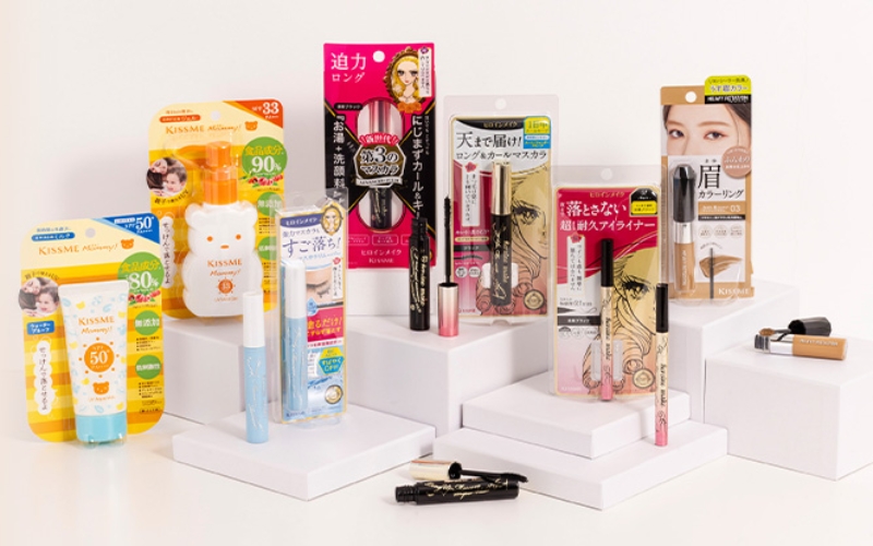 ▲「KISSME花漾美姬」引進防暈染設計的產品減少脫妝困擾，屢次在@cosme等美容評比平台上獲獎。(圖/台灣奇士美提供)