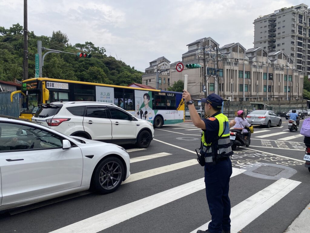 學童上學趣 北投警暖心護童宣導交通安全及識詐觀念 3 1756697749503