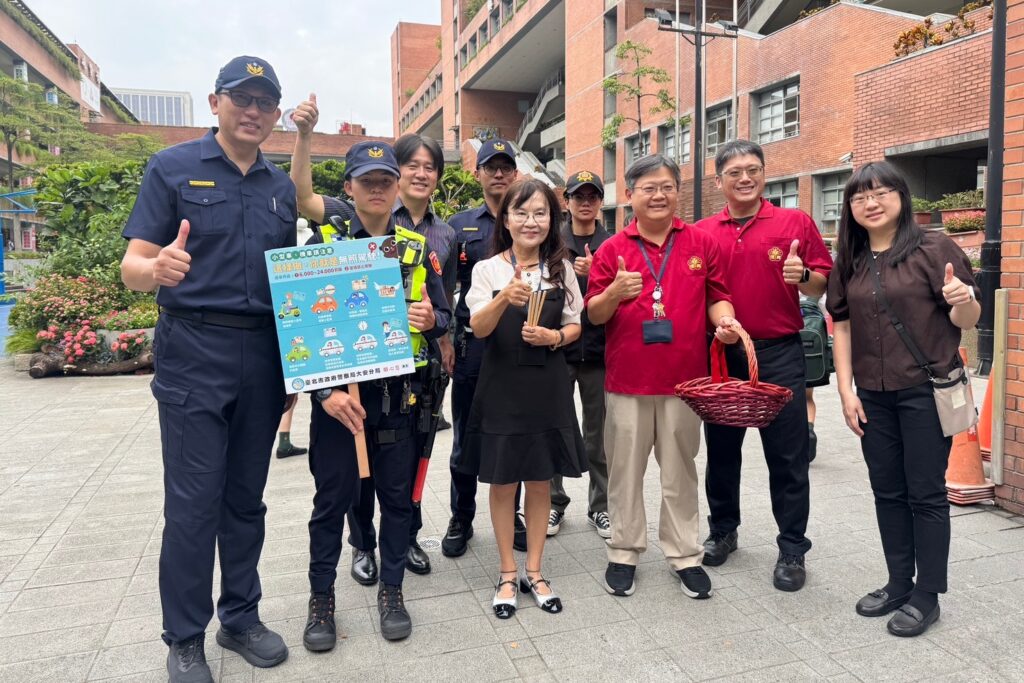 安全開學日 大安警 護童 總動員 維護學童安全不鬆懈 3 MEITU 20250901 120752850