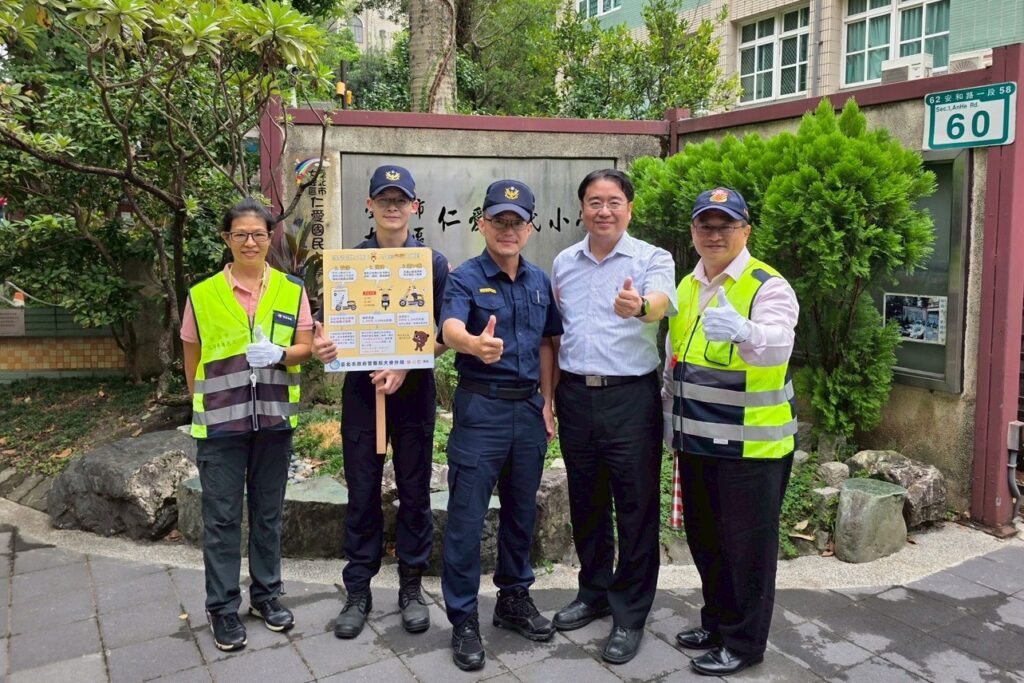 安全開學日 大安警 護童 總動員 維護學童安全不鬆懈 4 MEITU 20250901 120809580