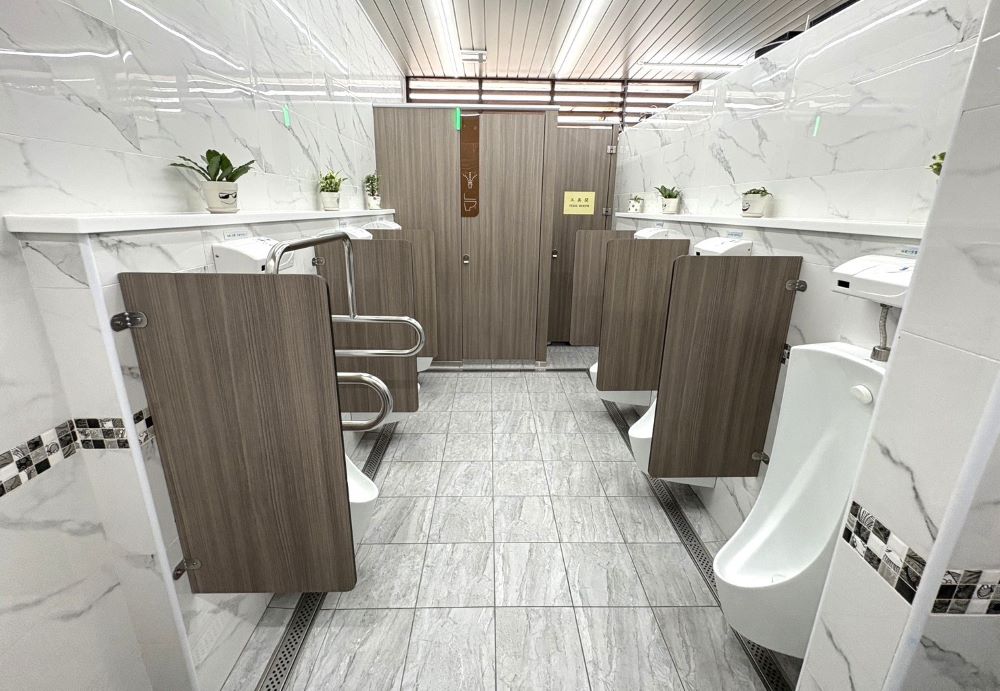 評鑑抽好禮 新北公廁告示牌換新裝多元提升品質 1 《圖說》「新北好廁你來評,貼心環境好『星』情」民眾評鑑公廁抽獎活動,透過分級查核及定期巡檢查核提升公廁環境品質。〈環保局提供〉