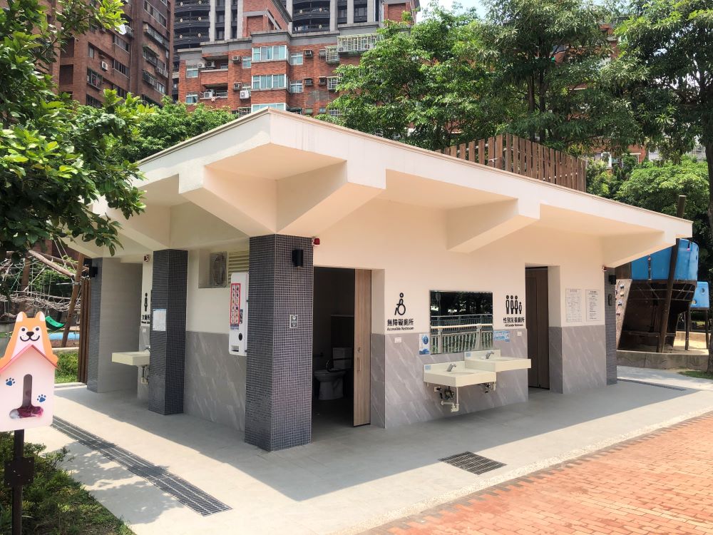 評鑑抽好禮 新北公廁告示牌換新裝多元提升品質 2 《圖說》環保局呼籲公廁乾淨需要管理單位和使用者一起共同維護。〈環保局提供〉