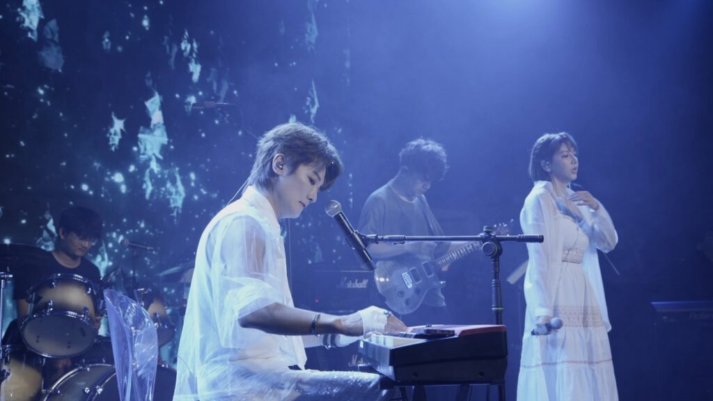 %E9%98%BF%E6%B2%81%E4%B8%8A%E6%B5%B7%E8%88%89%E8%BE%A6%E5%80%8B%E5%94%B1%EF%BC%8C%E5%A5%BD%E5%8F%8B%E5%AE%8B%E7%BE%BD%E8%91%A4%E7%AB%99%E5%8F%B0%E8%88%87%E9%98%BF%E6%B2%81%E7%94%9C%E8%9C%9C%E5%B0%8D%E5%94%B1