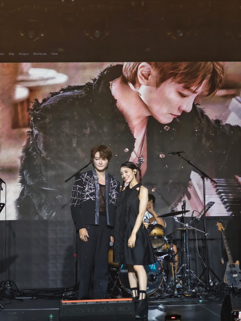 %E9%98%BF%E6%B2%81%E4%B8%8A%E6%B5%B7%E9%96%8B%E5%94%B1%E8%88%87Lara%E6%A2%81%E5%BF%83%E9%A0%A4%E5%90%88%E5%94%B1%E5%85%A8%E6%96%B0%E6%94%B9%E7%89%88%E7%9A%84%E7%B6%93%E5%85%B8%E6%AD%8C%E6%9B%B2%E3%80%8A%E6%9C%88%E7%89%99%E7%81%A3%E3%80%8B