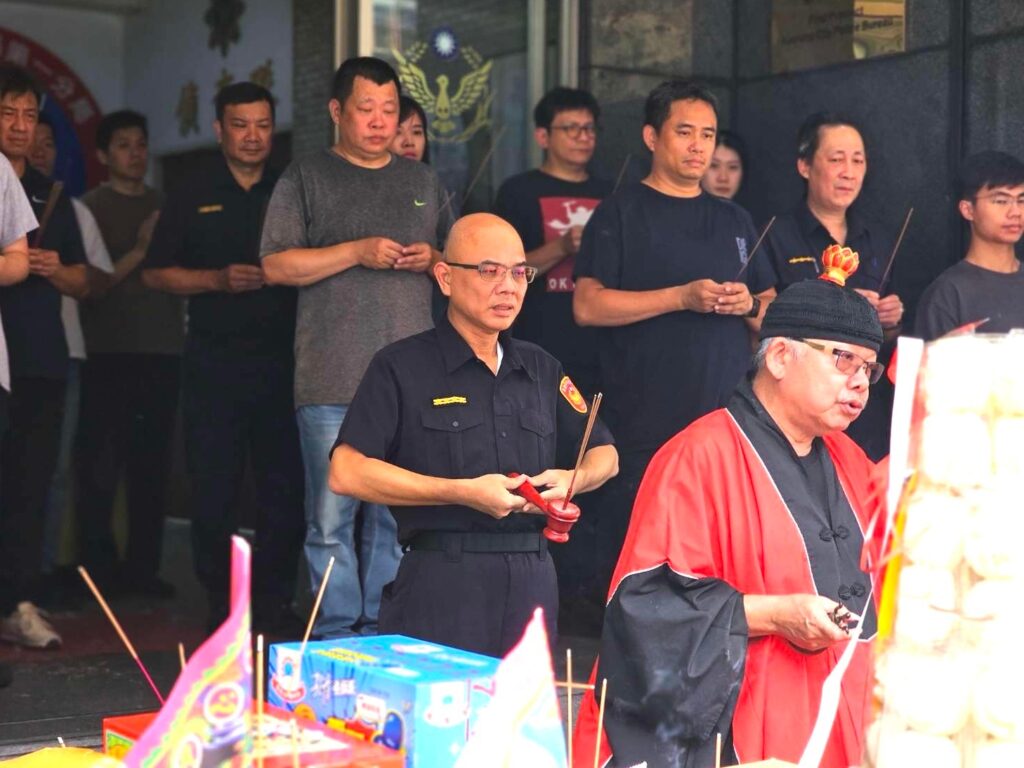 祈求治安平穩交通順暢民眾安居 基警一分局中元普渡聚集正能量 10 MEITU 20250903 174613082