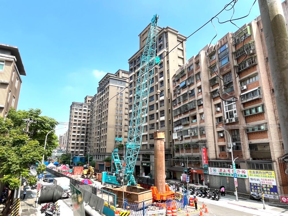 全速推進2032完工 捷運汐東線首支基樁動工 2 《圖說》捷運汐東線首支基樁動工推進2032年完工。〈捷運局提供〉