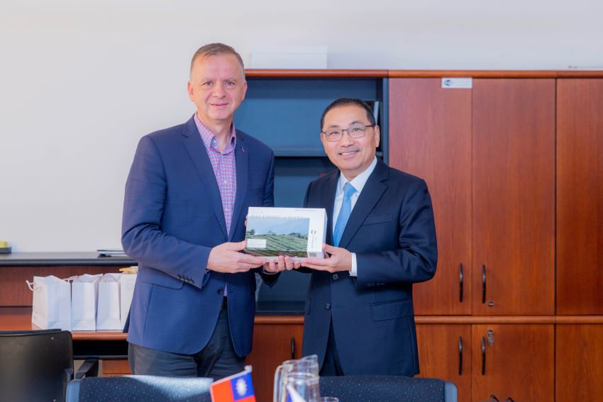 侯友宜訪捷克投資促進局、外人投資協會 助新北產業進軍歐洲 1 《圖說》侯友宜指出,包括新泰工業和西勝國際等公司,皆在近期選擇落腳「歐洲之心」捷克設立據點,顯示新北產業對於開拓歐洲市場具有高度意願。〈新聞局提供〉