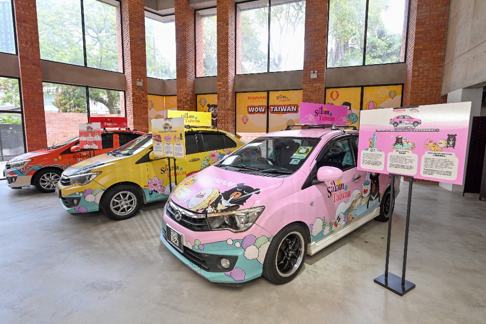 ▲臺灣觀光吉祥物 OhBear喔熊與在地Monkiddo怪獸家族攜手現身，趣味十足。(圖/業者提供)