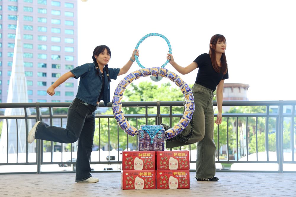 《圖說》新北觀旅局再展創意，普渡結合鐵道馬拉松祈求觀光大發利市。〈觀旅局提供〉