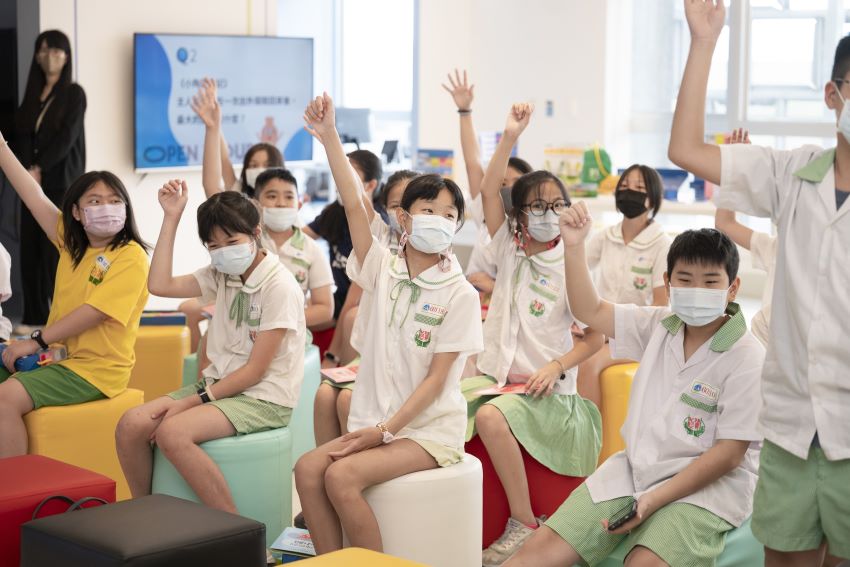 《圖說》新北市鷺江國小學生分享閱讀翻翻書的體驗心得。〈文化局提供〉