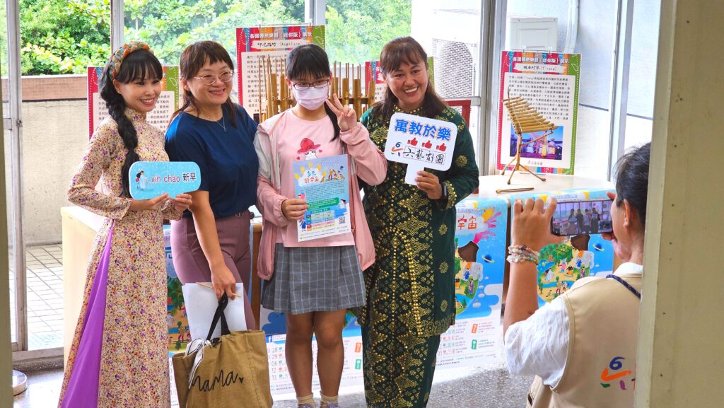 %E6%B0%91%E7%9C%BE%E9%96%8B%E5%BF%83%E8%88%87%E7%A7%BB%E5%B7%A5%E3%80%81%E6%96%B0%E4%BD%8F%E6%B0%91%E5%90%88%E7%85%A7