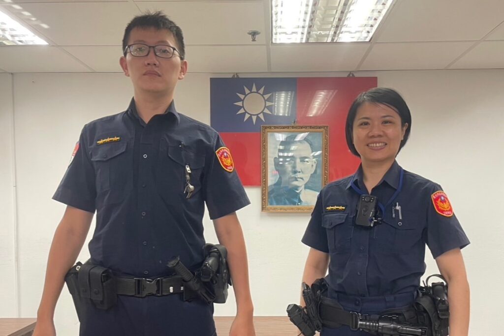 七旬老翁誤搭19站一路 流浪到淡水 捷警跨站尋人 全程護送助一家團圓 1 MEITU 20250907 131046058