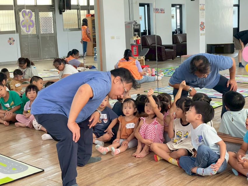 從選玩具和遊戲看孩子 新北早療資源中心進入偏區親職篩檢 2 《圖說》中華民國遊戲協會創辦人林君英老師。〈社會局提供〉