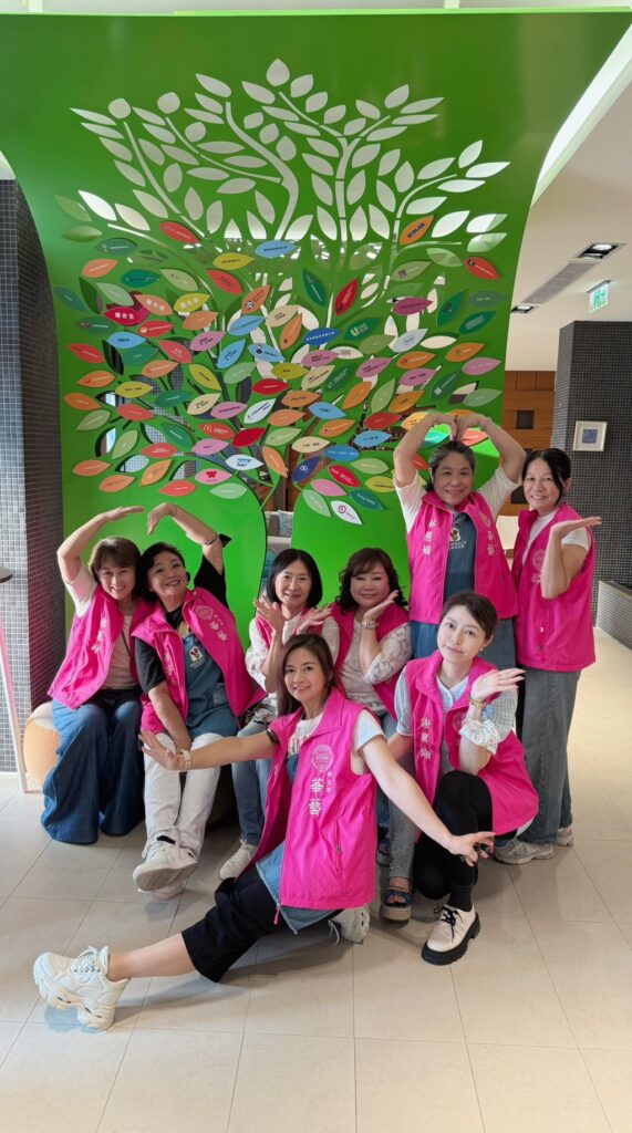 世界華人工商婦女企管協會華藝分會 與 亞太搜尋引擎產業協會 攜手參與「主廚到我家」 公益義煮傳遞愛心 | 索引新聞 INDEX News 世界華人工商婦女企管協會華藝分會 與 亞太搜尋引擎產業協會 攜手參與「主廚到我家」 公益義煮傳遞愛心