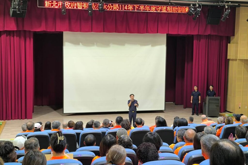 一兼二顧 淡水警訓練隊員同時更新知能與健康防護 2 MEITU 20250920 092551128