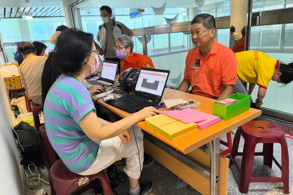 一兼二顧 淡水警訓練隊員同時更新知能與健康防護 3 MEITU 20250920 092604285