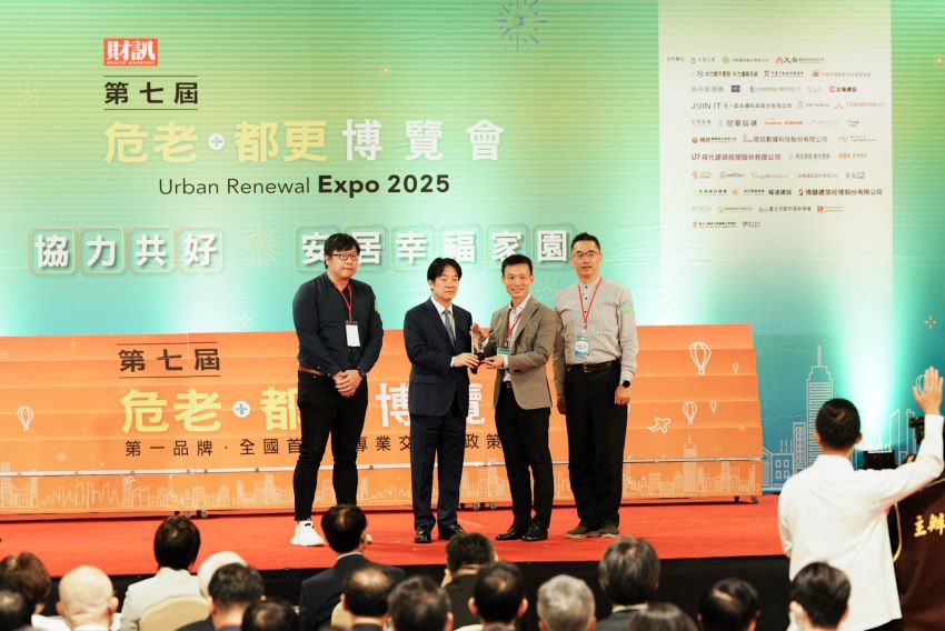 《圖說》板橋區文化路立面修繕榮獲都市更新暨危老重建團隊獎。〈城鄉局提供〉